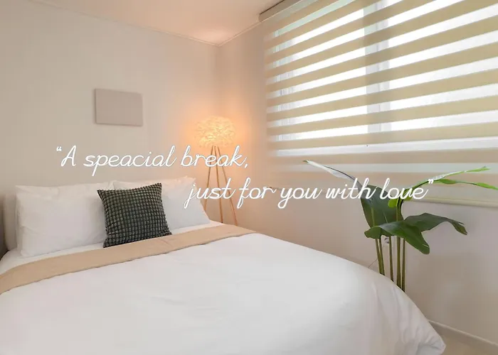 Open Sale # 7min Walk To Seongsu Station # Yeonmujang-gil # Lux 3br 4beds # Ttukseom Hangang Outdoor Swimmimg Pool #lotte World Tower #gangnam #coex #kspo *