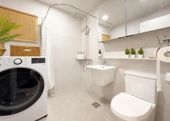 Open Sale # 7min Walk To Seongsu Station # Yeonmujang-gil # Lux 3br 4beds # Ttukseom Hangang Outdoor Swimmimg Pool #lotte World Tower #gangnam #coex #kspo Apartment *