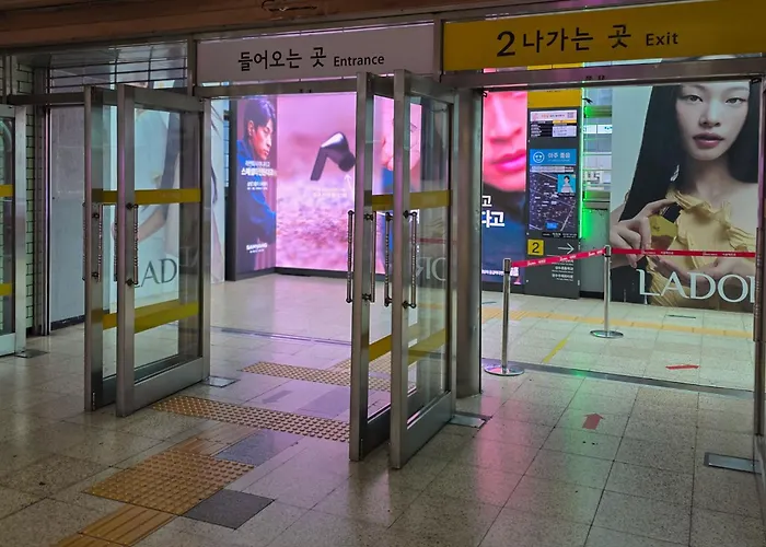 Open Sale # 7min Walk To Seongsu Station # Yeonmujang-gil # Lux 3br 4beds # Ttukseom Hangang Outdoor Swimmimg Pool #lotte World Tower #gangnam #coex #kspo